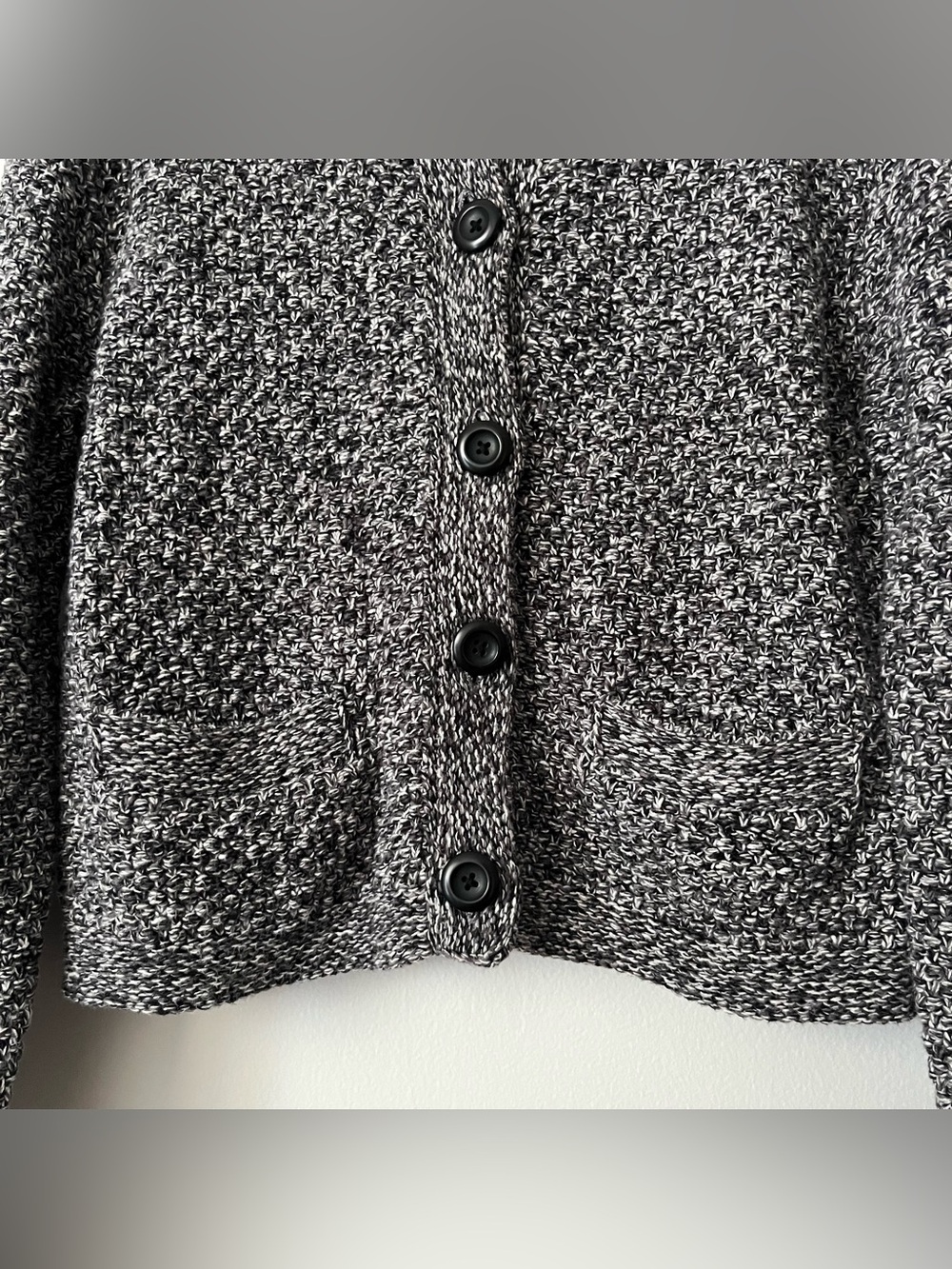 Uniqlo Women's Chunky Knit Cardigan Sweater Cropped Boxy XS Black White Marled - Picture 5 of 8